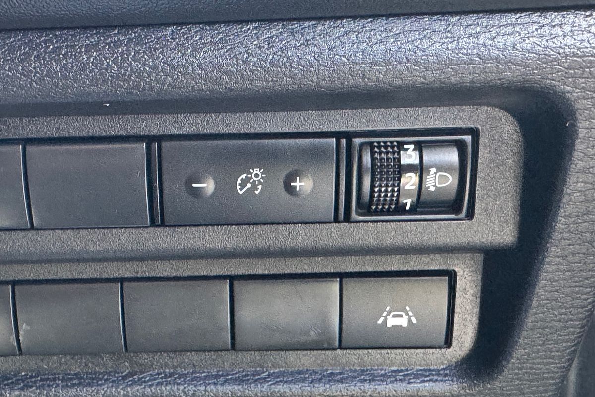 2023 Mitsubishi Outlander ES ZM