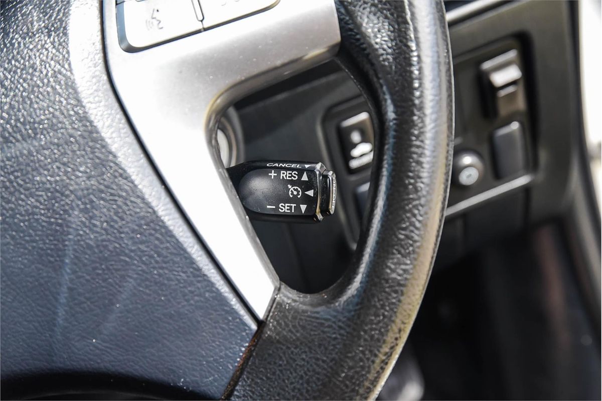 2014 Toyota Hilux SR KUN26R 4X4