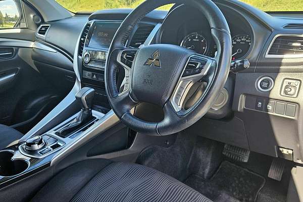 2016 Mitsubishi Pajero Sport GLX QE