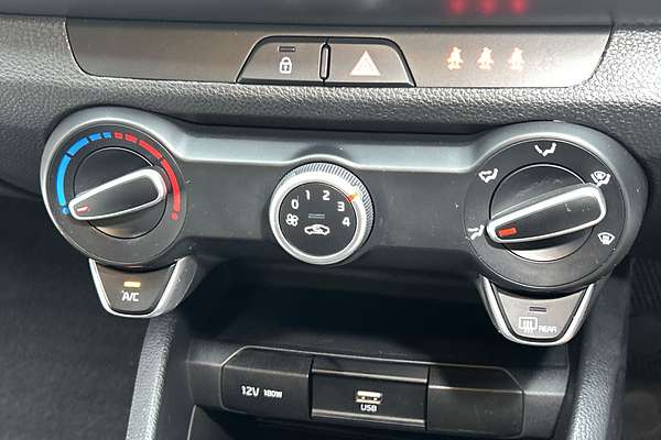 2023 Kia Stonic S YB