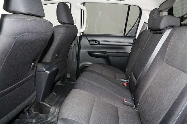 2025 Toyota Hilux SR GUN126R 4X4