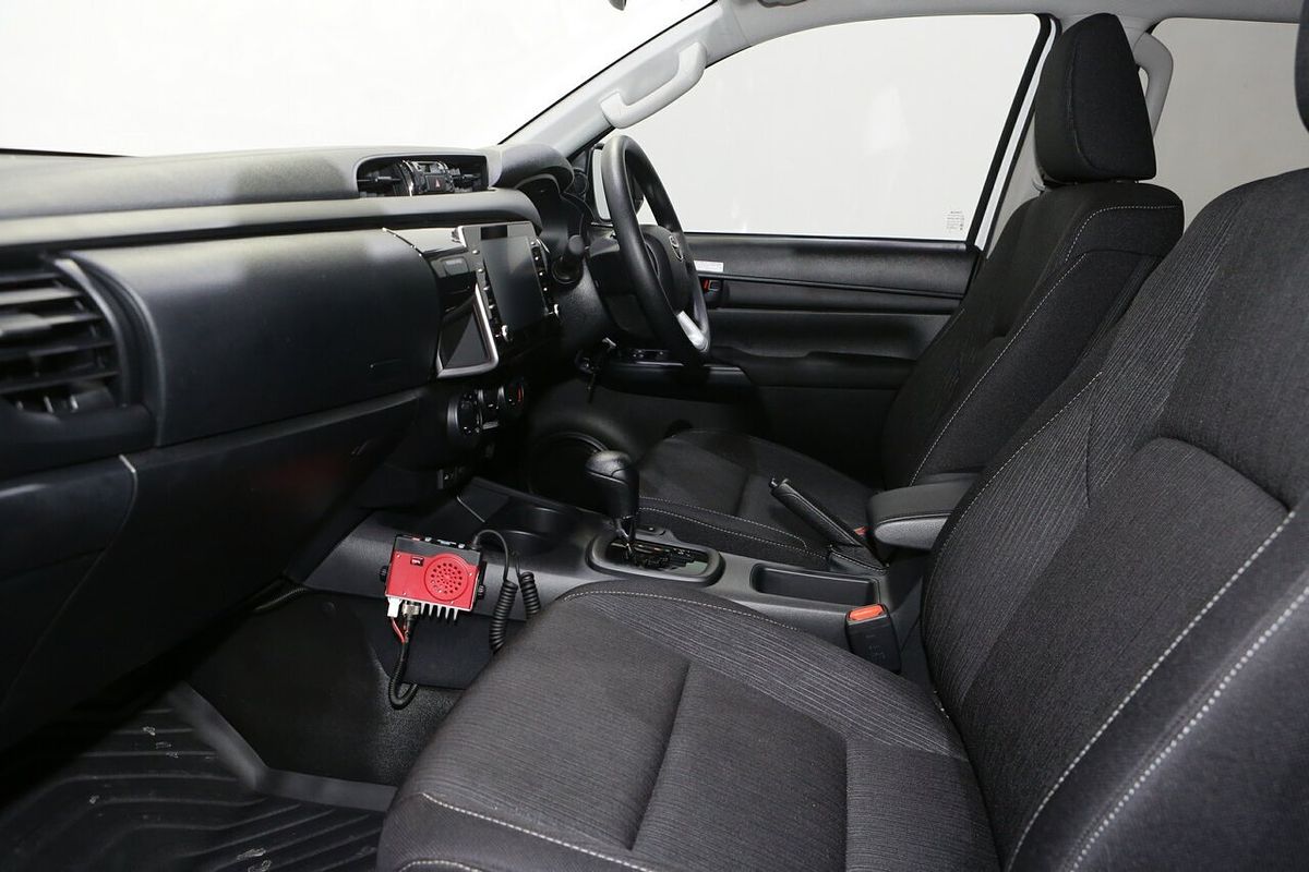 2025 Toyota Hilux SR GUN126R 4X4