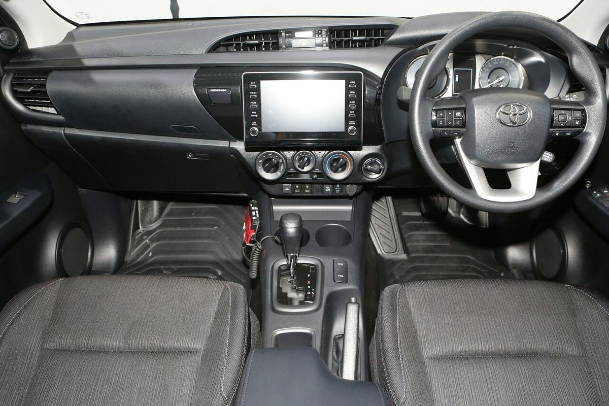 2025 Toyota Hilux SR GUN126R 4X4