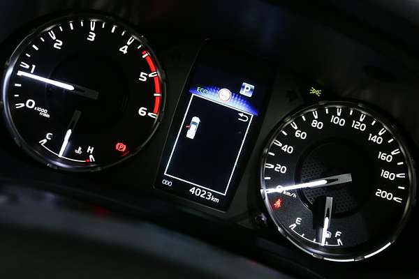 2025 Toyota Hilux SR GUN126R 4X4