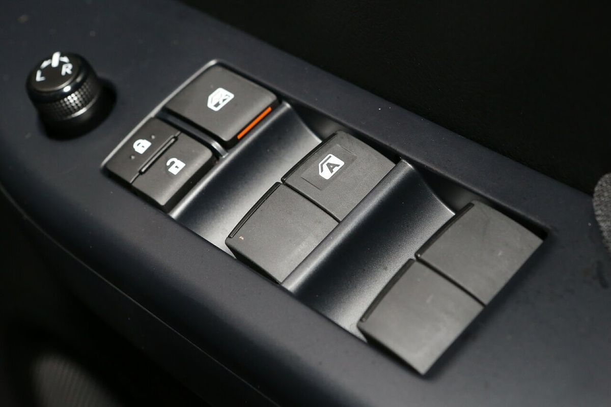 2025 Toyota Hilux SR GUN126R 4X4