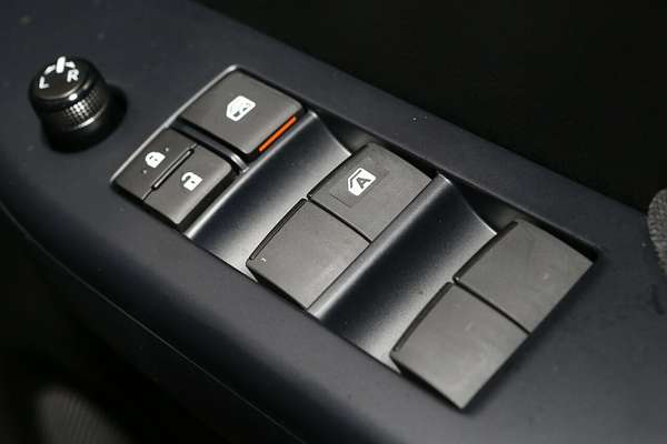 2025 Toyota Hilux SR GUN126R 4X4