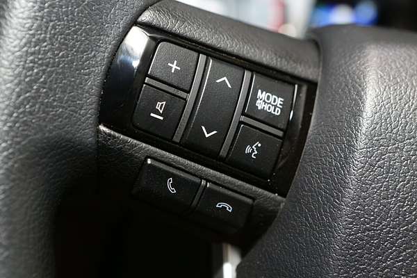 2025 Toyota Hilux SR GUN126R 4X4