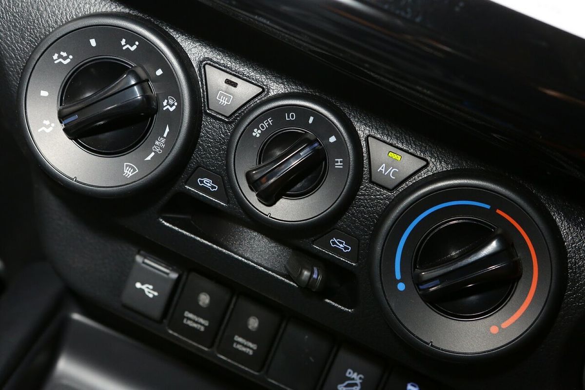 2025 Toyota Hilux SR GUN126R 4X4