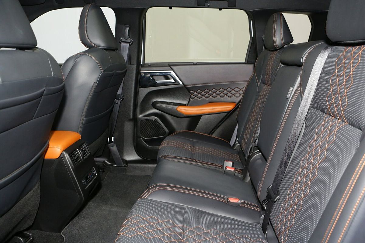 2024 Mitsubishi Outlander Exceed Tourer ZM