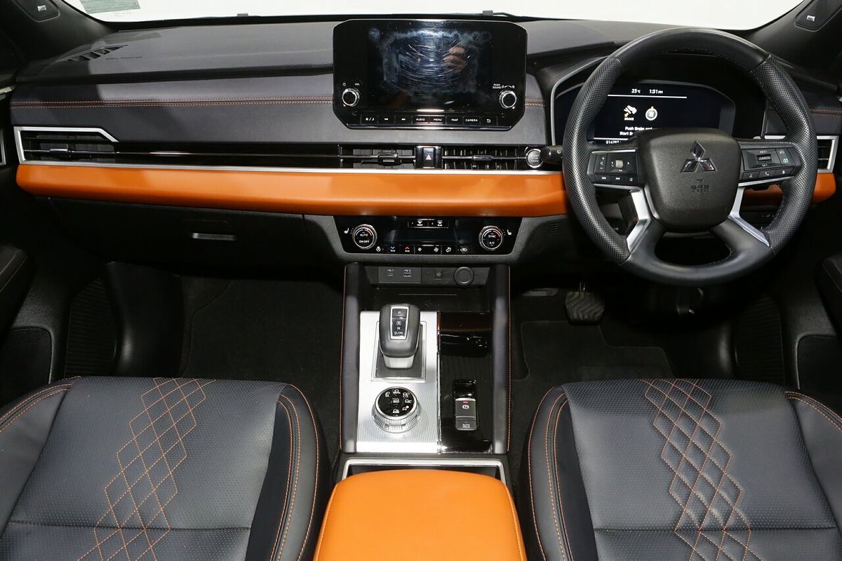 2024 Mitsubishi Outlander Exceed Tourer ZM