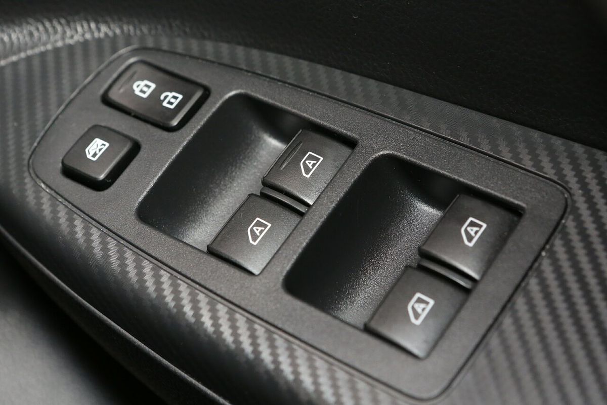 2024 Mitsubishi Eclipse Cross LS YB