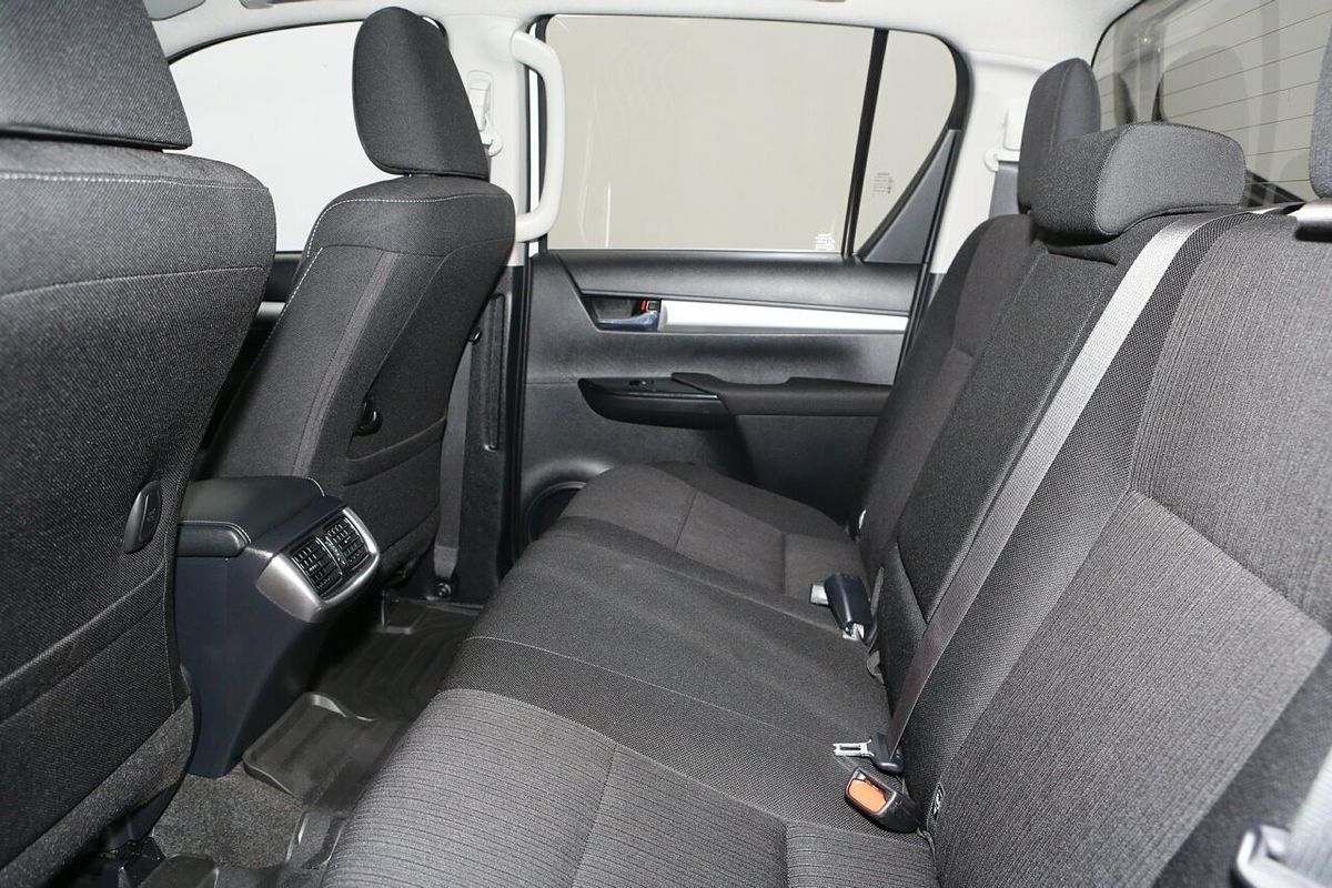 2020 Toyota Hilux SR5 GUN126R 4X4