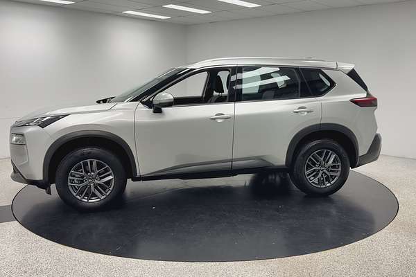 2024 Nissan X-TRAIL ST T33