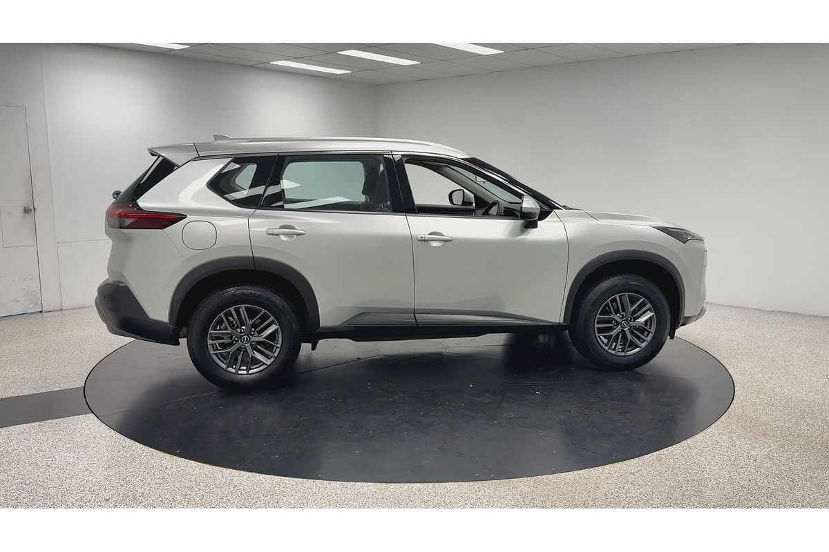 2024 Nissan X-TRAIL ST T33