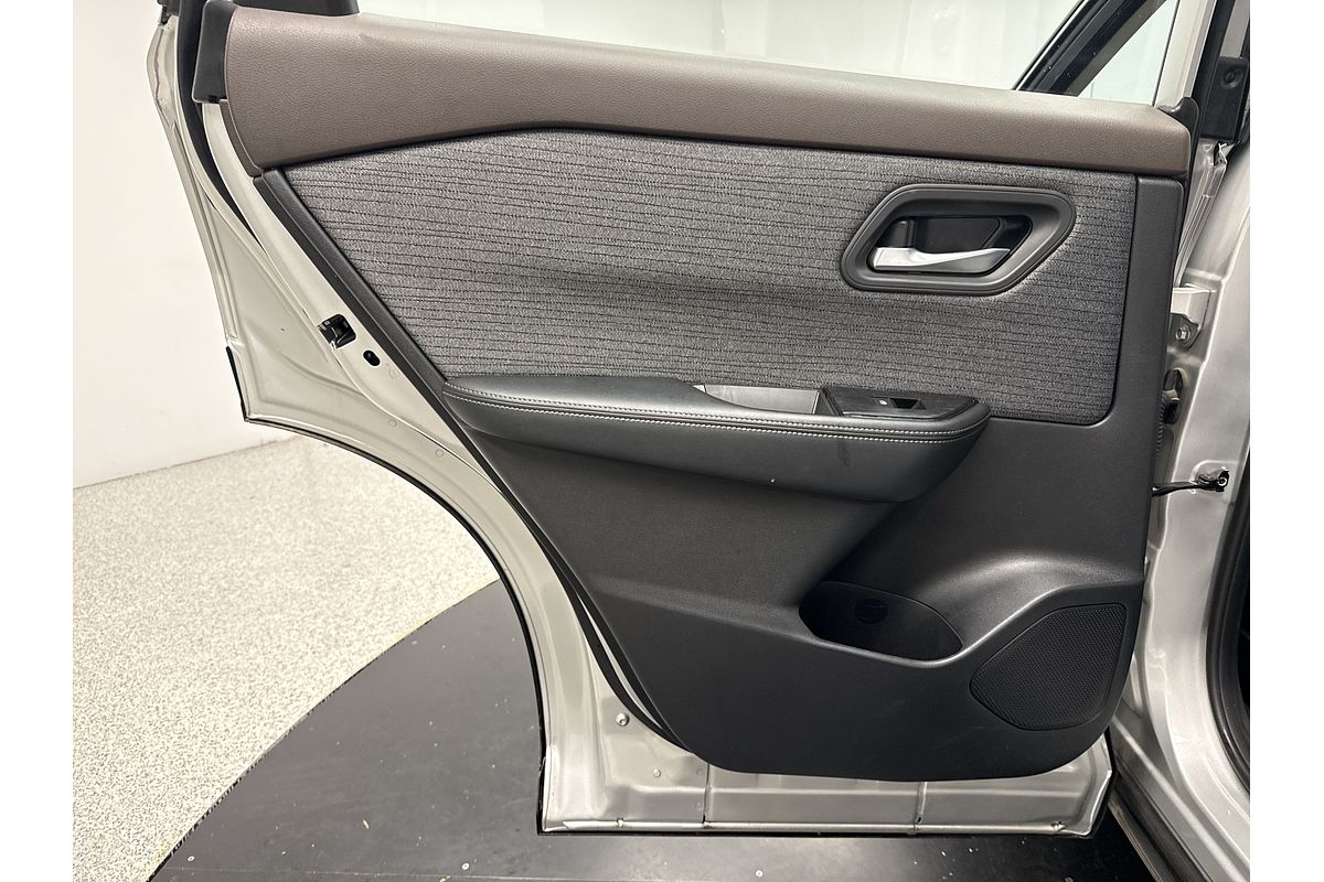 2024 Nissan X-TRAIL ST T33