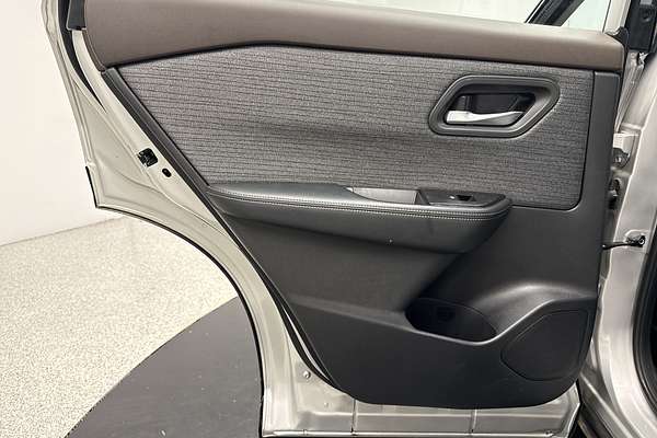 2024 Nissan X-TRAIL ST T33