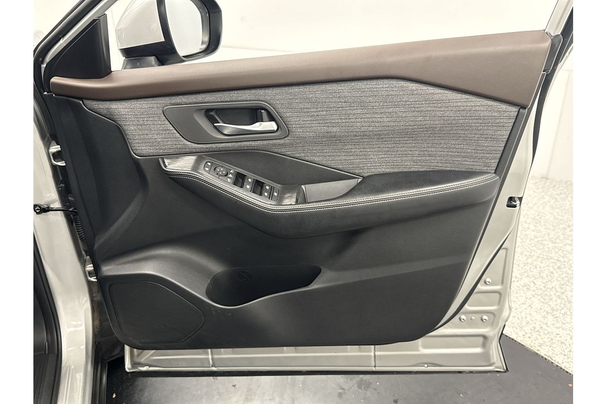 2024 Nissan X-TRAIL ST T33