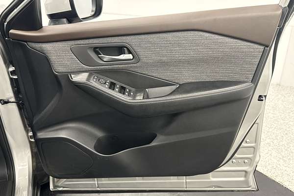 2024 Nissan X-TRAIL ST T33