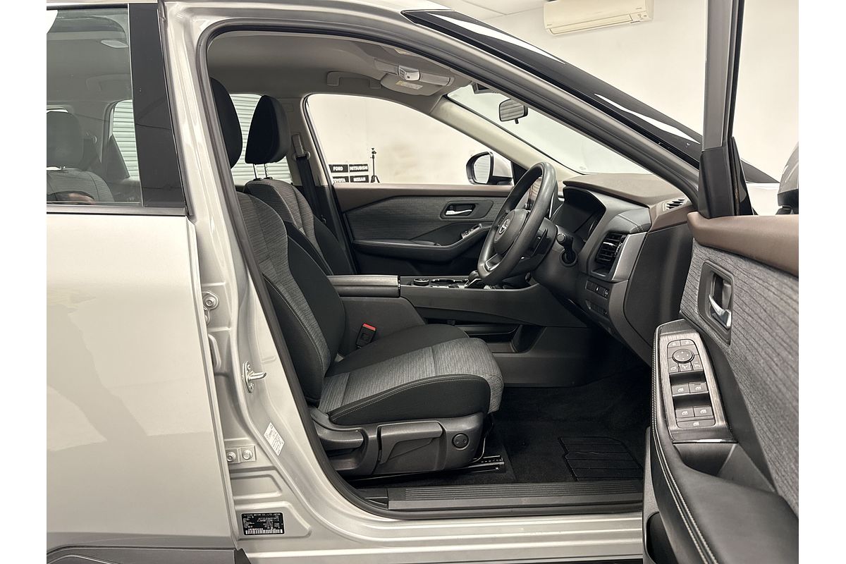 2024 Nissan X-TRAIL ST T33