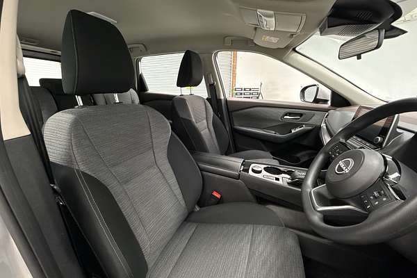 2024 Nissan X-TRAIL ST T33