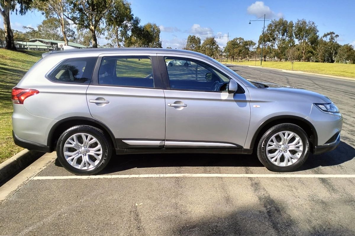 2021 Mitsubishi Outlander ES ZL