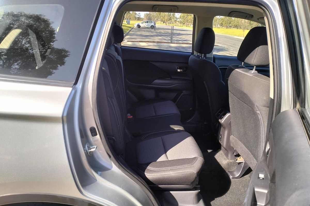 2021 Mitsubishi Outlander ES ZL