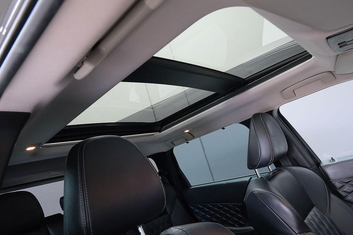 2022 Mitsubishi Outlander Exceed ZM