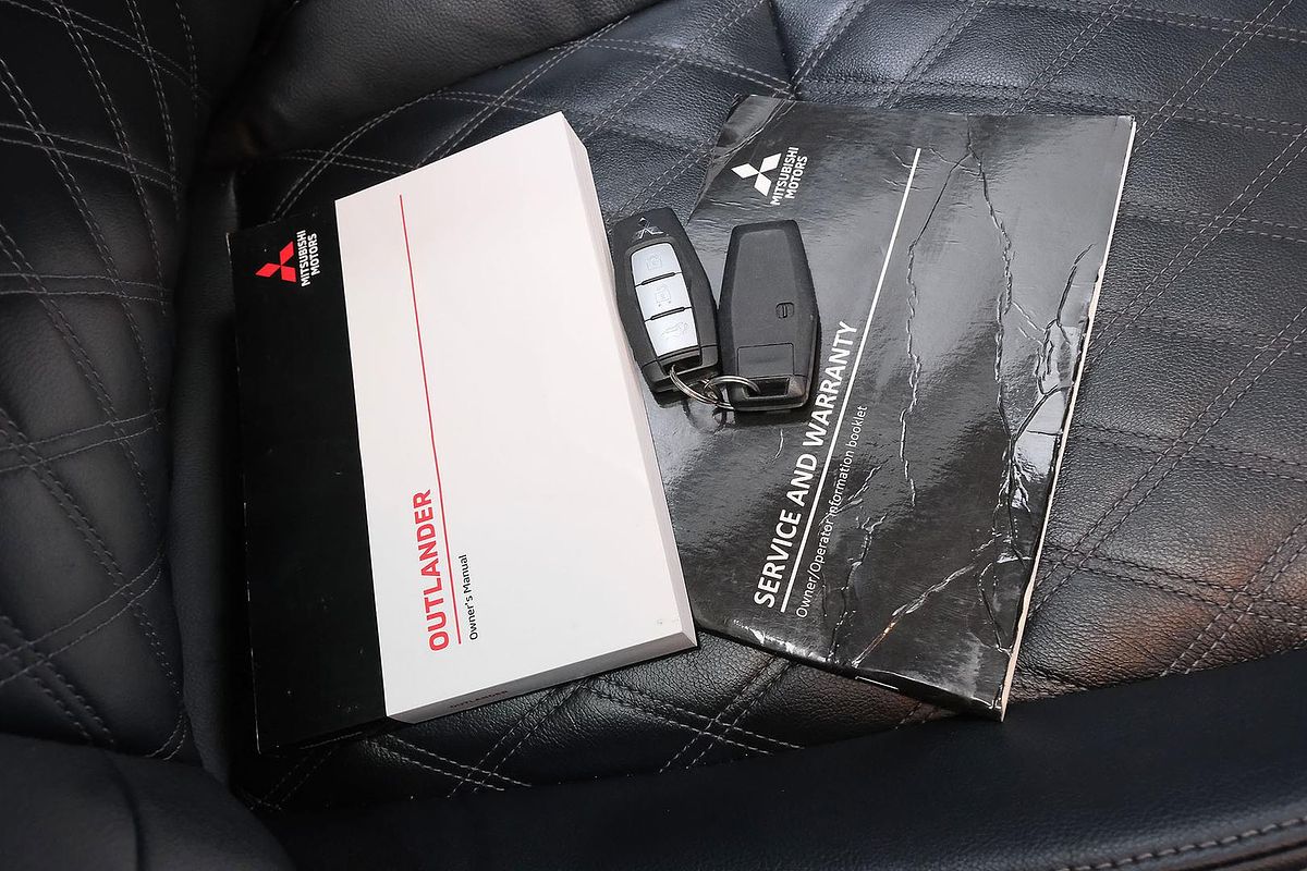 2022 Mitsubishi Outlander Exceed ZM