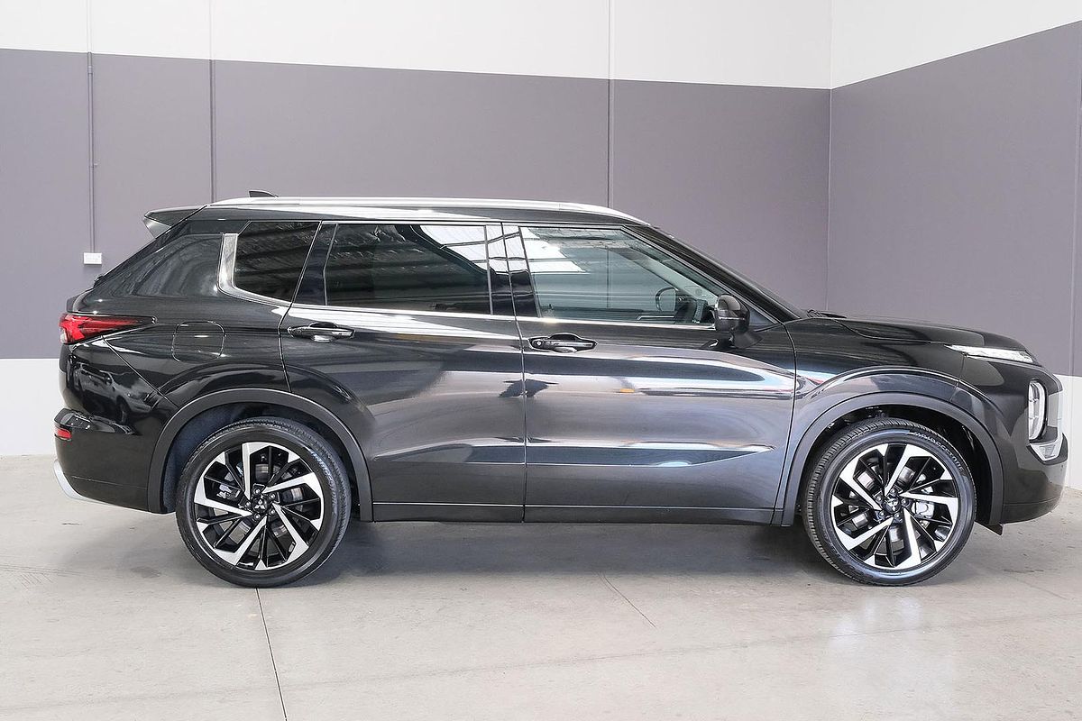 2022 Mitsubishi Outlander Exceed ZM
