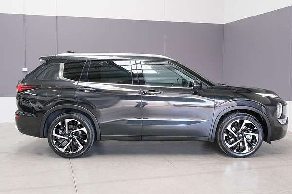 2022 Mitsubishi Outlander Exceed ZM