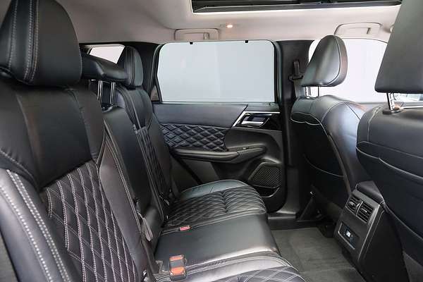 2022 Mitsubishi Outlander Exceed ZM