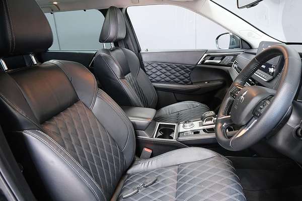 2022 Mitsubishi Outlander Exceed ZM