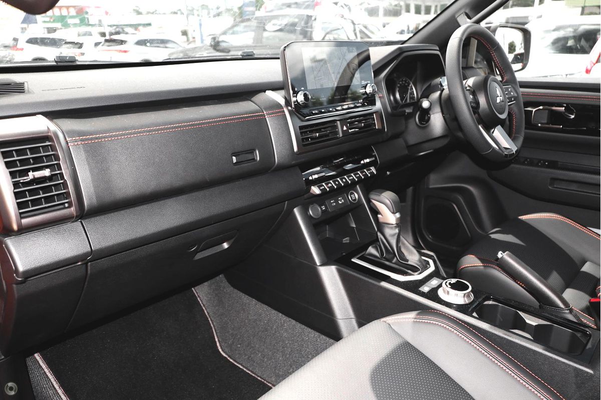 2025 Mitsubishi Triton GSR MV 4X4