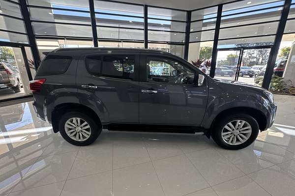 2018 Isuzu MU-X LS-T