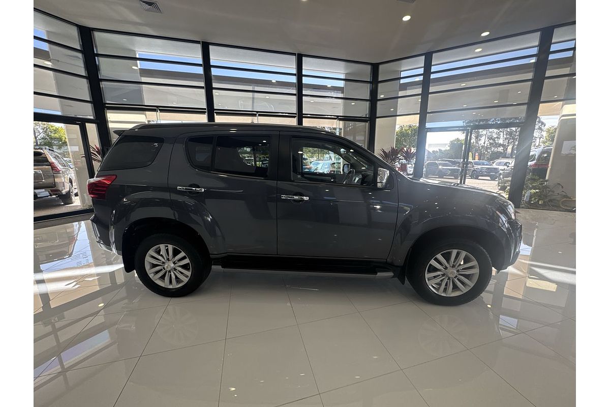 2018 Isuzu MU-X LS-T
