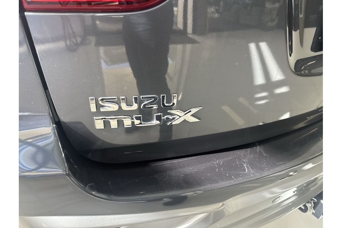 2018 Isuzu MU-X LS-T