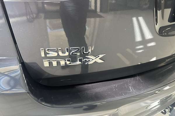 2018 Isuzu MU-X LS-T