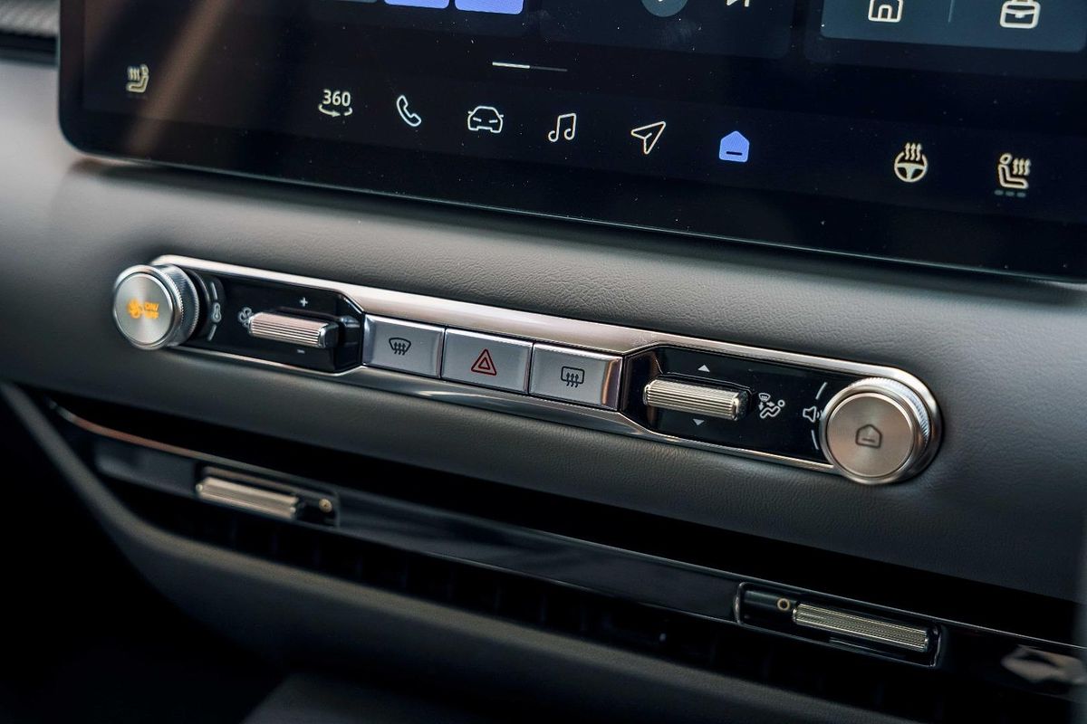 2025 MG MGS5 EV Essence 62 ZS3EM