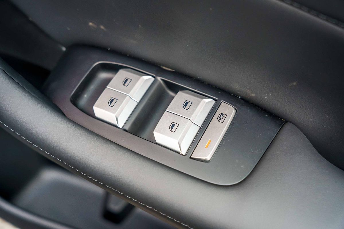 2025 MG MGS5 EV Essence 62 ZS3EM