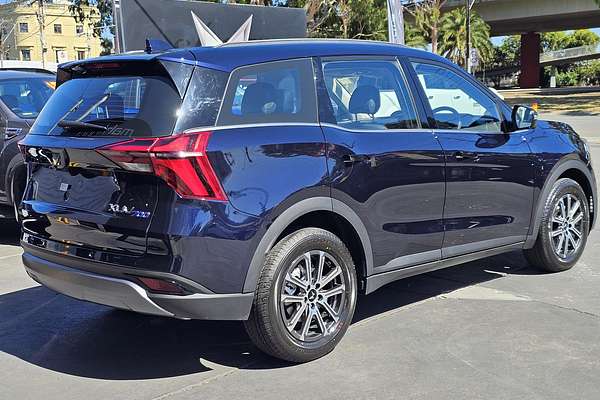 2025 Mahindra XUV700 AX7L