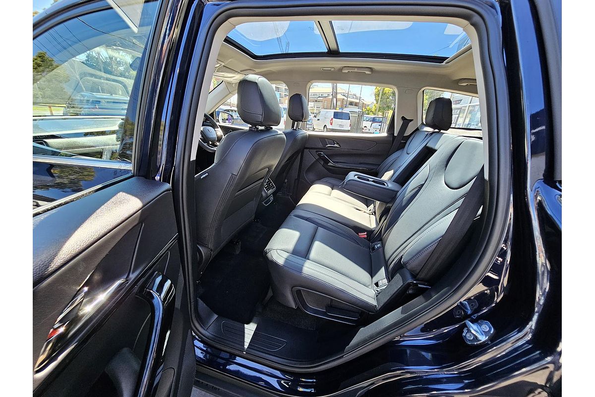 2025 Mahindra XUV700 AX7L