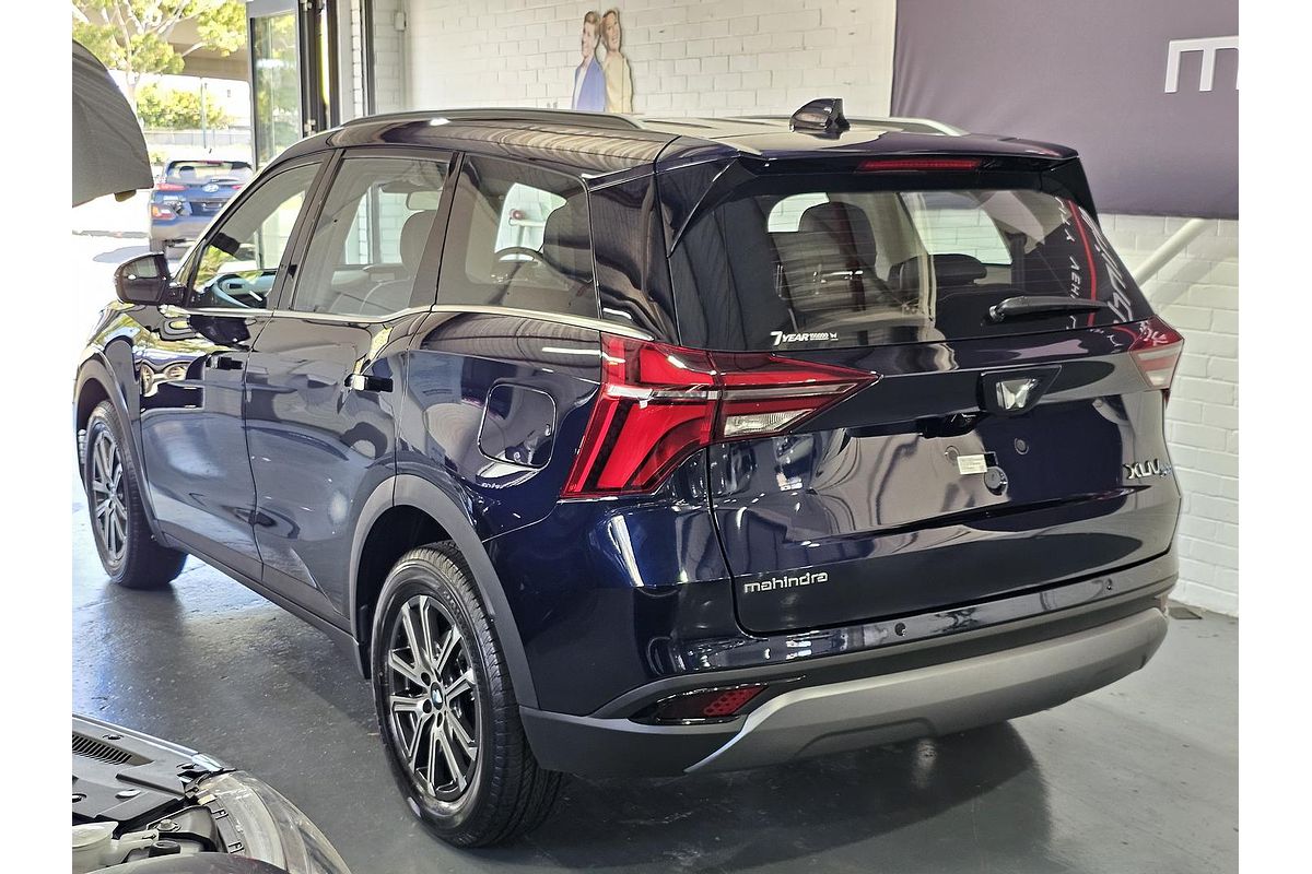 2025 Mahindra XUV700 AX7L