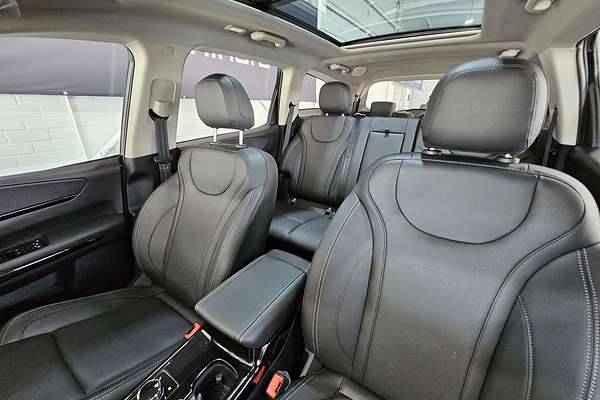 2025 Mahindra XUV700 AX7L