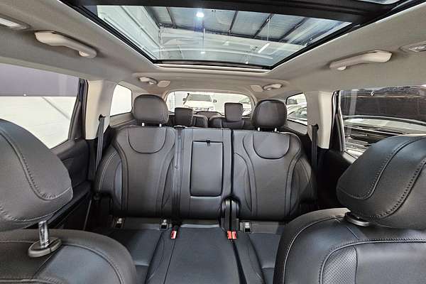 2025 Mahindra XUV700 AX7L