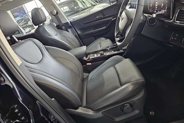 2025 Mahindra XUV700 AX7L