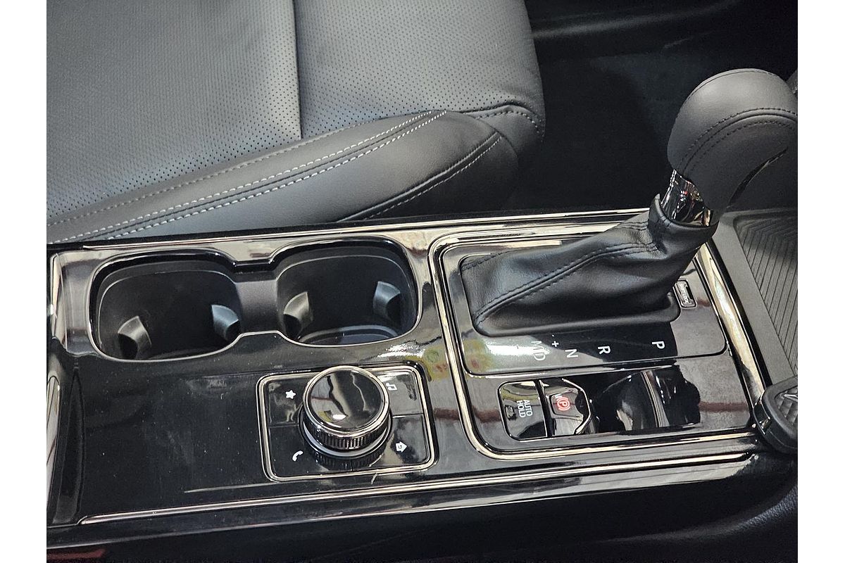 2025 Mahindra XUV700 AX7L