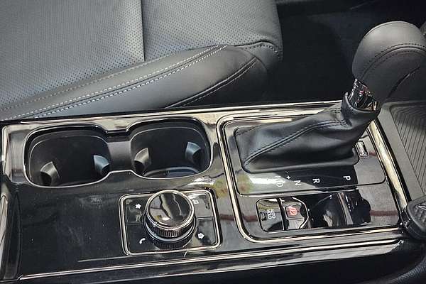 2025 Mahindra XUV700 AX7L