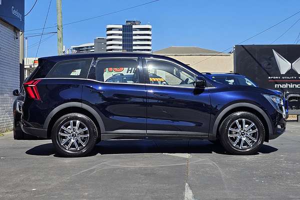 2025 Mahindra XUV700 AX7L