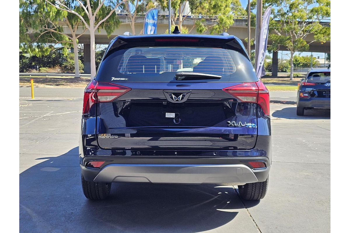 2025 Mahindra XUV700 AX7L
