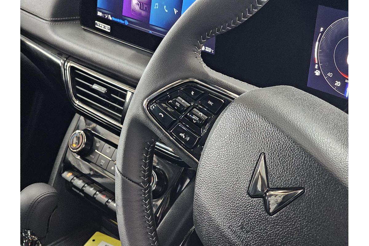 2025 Mahindra XUV700 AX7L